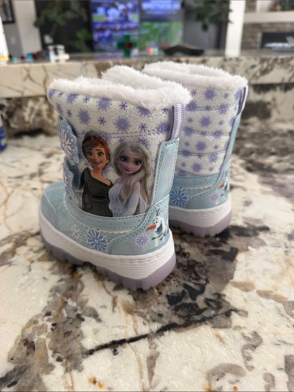 Toddler Girl “Frozen” light up Snow Boots size 6